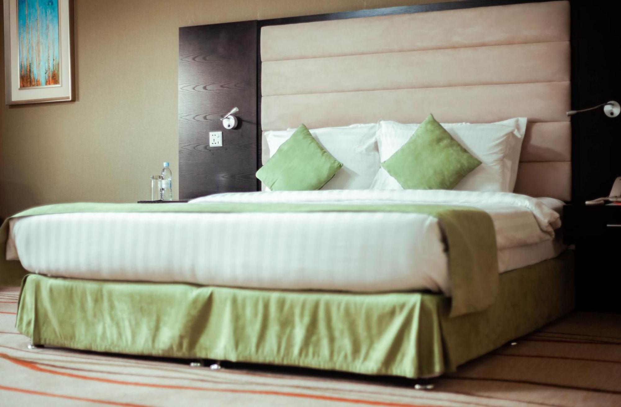 Crossroads Hotel Блантайр Экстерьер фото
