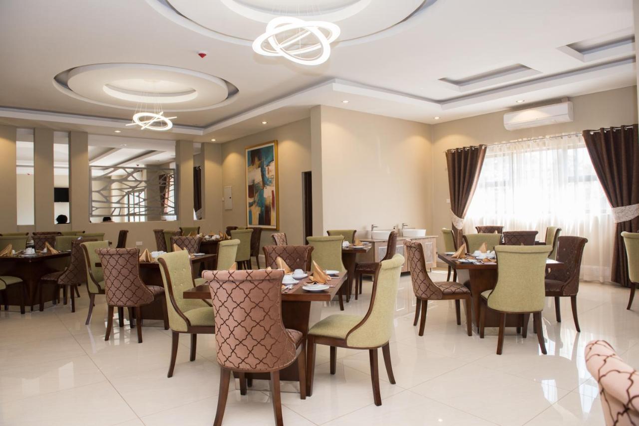Crossroads Hotel Блантайр Экстерьер фото